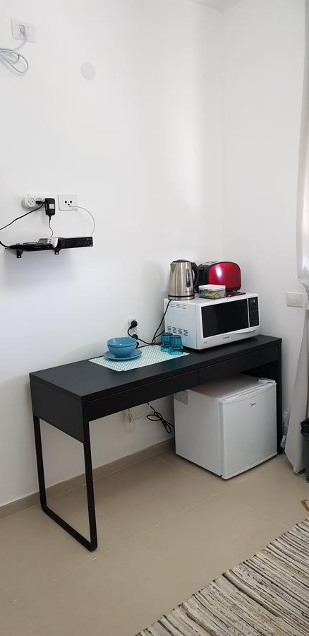 Private Bed/Bathroom In Netanya Luaran gambar